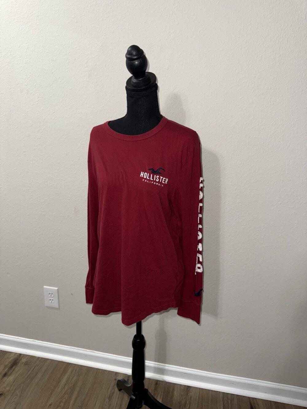 Hollister California Shirt Mens M Maroon Red Long Sleeve Sleeve Graphic Tee Polo